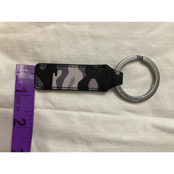 MICHAEL KORS GRAY, TAN, BLACK CAMO KEY CHAIN - Picture 5 of 5